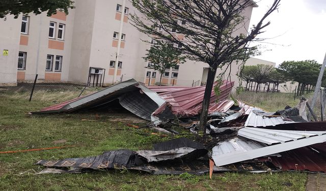 Bingöl’de fırtına: çatılar uçtu, maddi zarar büyük