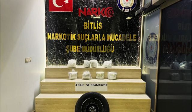 Bitlis’te uyuşturucu operasyonu: Lastik içerisinde 4 kilo skunk ele geçirildi