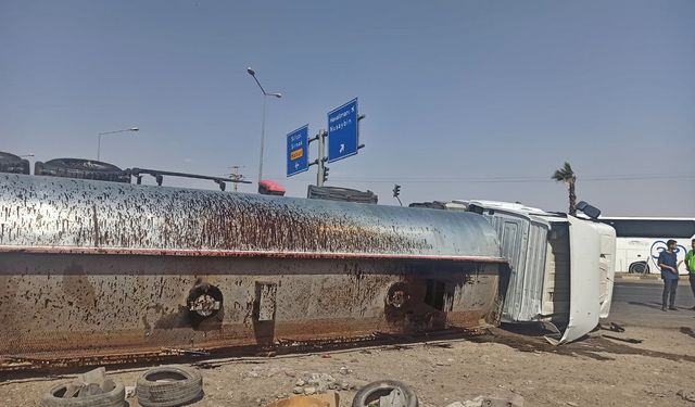 Cizre’de tanker devrildi