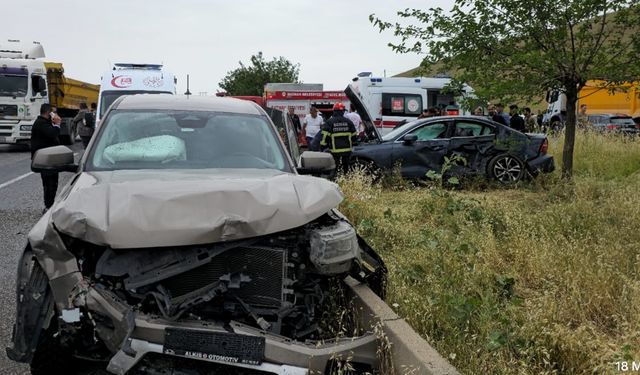 Diyarbakır'da trafik kazası: 3 yaralı