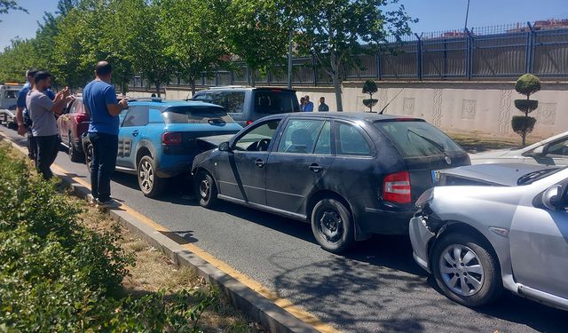 Diyarbakır'da zincirleme trafik kazası: 6 yaralı