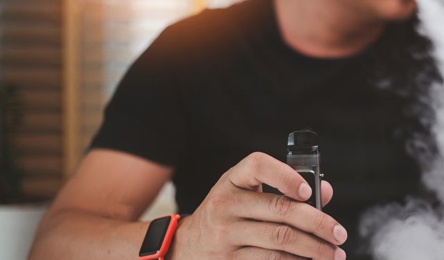 Elektronik sigara, gençlerin hayatını tehdit ediyor!
