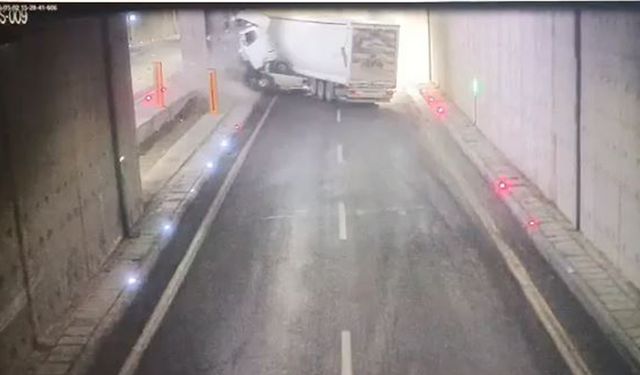 Erkenek Tünelinde ikiye ayrılan tır kazasının görüntüleri çıktı