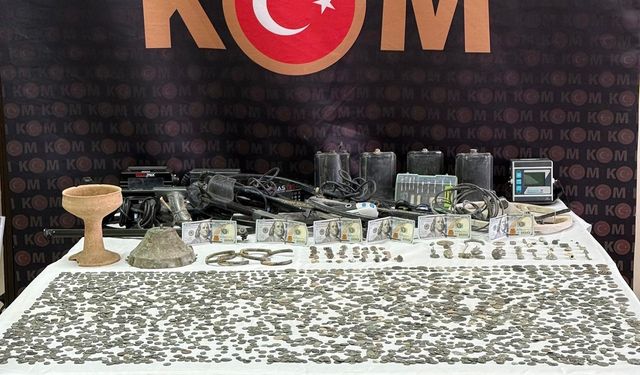 Gaziantep'te tarihi eser kaçakçılığı operasyonu: 2 gözaltı
