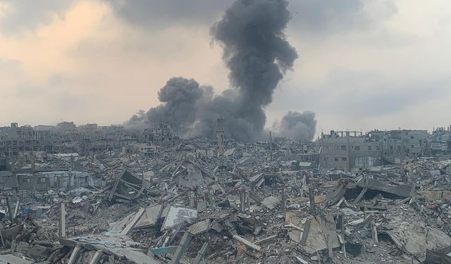 Gazze Hükümeti: Son 48 saatte 200'den fazla şehit, 300 bin kişi zorla yerinden edildi