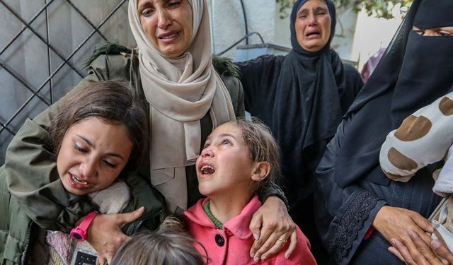 Gazze'de 16 binden fazla çocuk katledildi: "Bir nesil yok ediliyor"