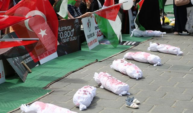 Gazze'ye destek için oturma eylemi başlatıldı