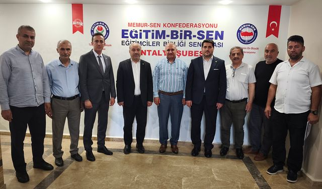 HÜDA PAR Antalya İl Başkanlığından, ailenin korunmasına dair kanun teklifi için STK'lara ziyaret