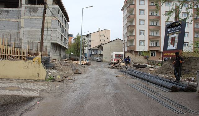 İnşaat firmaları ve şantiyelerin ihmali nedeni ile vatandaşların güvenliği tehlike altında! 