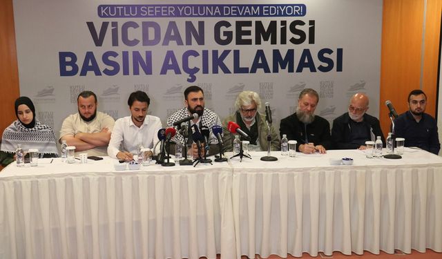 İşgalcilerin saldırısına uğrayan "Vicdan Gemisi" için basın toplantısı düzenlendi
