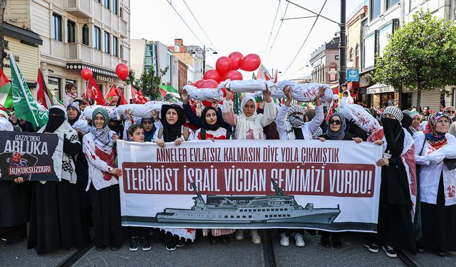 İstanbul Gazze'deki soykırıma tepki için yürüdü