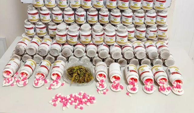 İzmir'de uyuşturucu operasyonu: 2 gözaltı