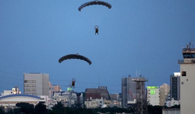 Japon belediye meclisi ABD üssünün eğitimlerini protesto etti