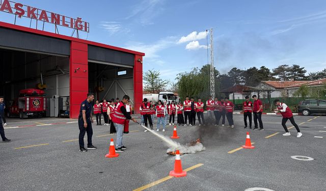Malatya Büyükşehir Belediyesi'nden gönüllülere afet ve yangın eğitimi