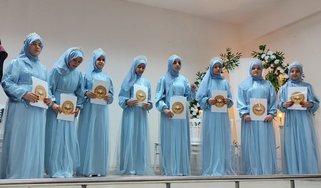 Malatya'da 8 hafizeye taç giydirildi