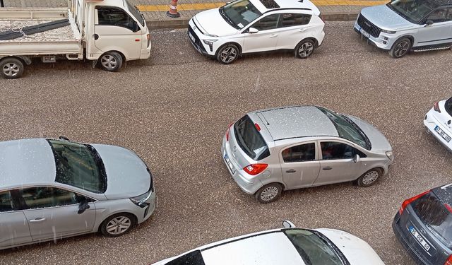 Mardin’de dolu yağışı etkili oldu 