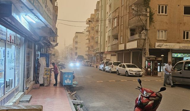 Mardin’de fırtına etkisini sürdürüyor: Ağaçlar devrildi, camlar kırıldı 