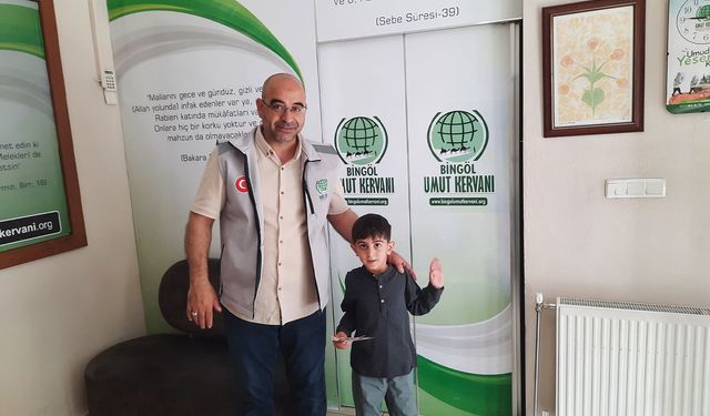 Minikler paralarını Gazze için bağışladı