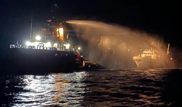 Özgürlük Filosu Koalisyonu: Gazze'ye yardım taşıyan geminin vurulması açık bir savaş suçudur