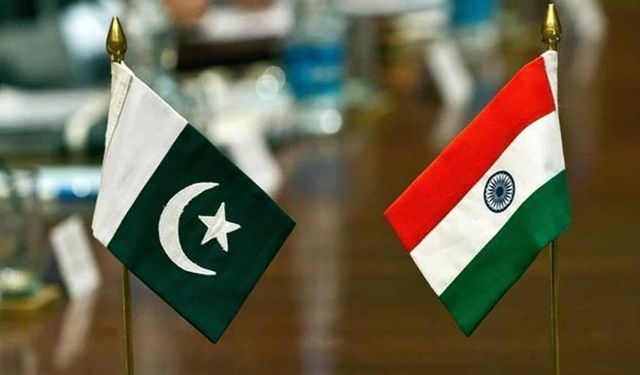 Pakistan ve Hindistan birbirlerinin diplomatlarını sınır dışı etti