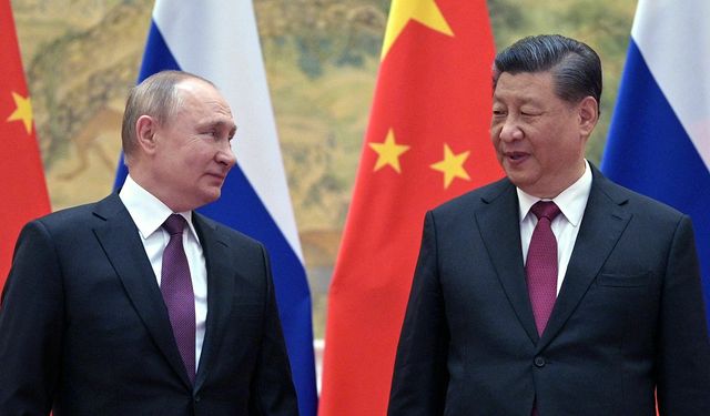 Putin ile Şi Cinping Moskova'da bir araya geldi