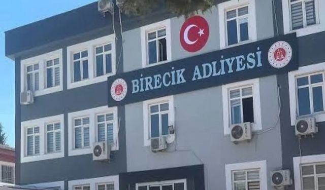 Şanlıurfa'da adliye önünde taşlı sopalı kavga: 5 yaralı