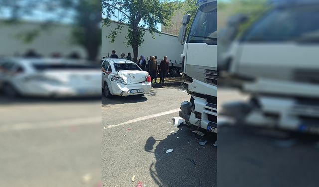 Şanlıurfa’da maddi hasarlı trafik kazası