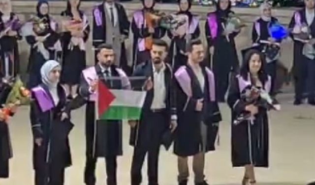 Şanlıurfa’da mezuniyet töreninde Filistin'e destek: “Gazze’nin yanındayız”