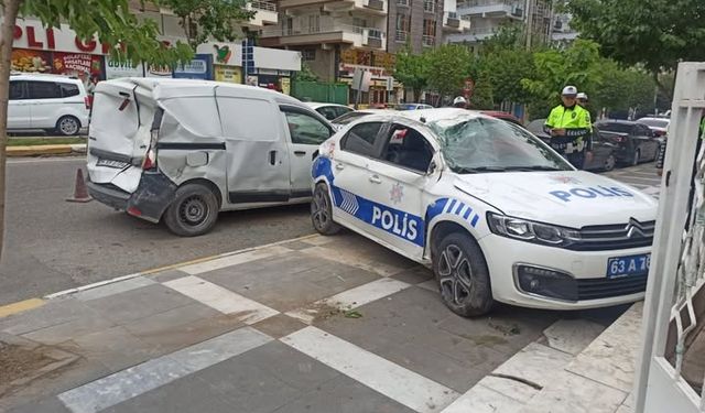 Şanlıurfa’da polis aracının karıştığı kazada 2 kişi yaralandı