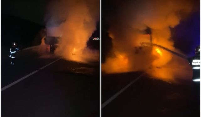 Seyir halindeki tır yanarak kullanılamaz hale geldi