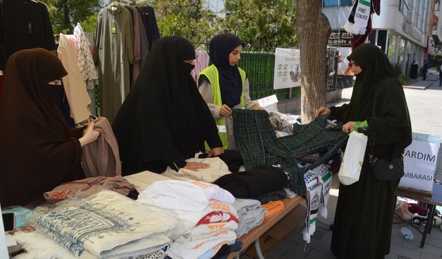 Siirt Umut Kervanı Derneği'den yetim ve muhtaçlar yararına kermes