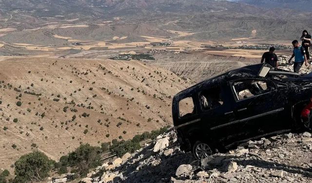 Şırnak'ta ticari araç şarampole yuvarlandı: 3 ölü 3 yaralı