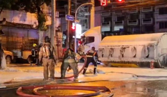 Tayland'da akaryakıt tankerinin karıştığı kazada faciadan dönüldü