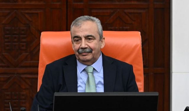 TBMM Başkanvekili Sırrı Süreyya Önder hayatını kaybetti