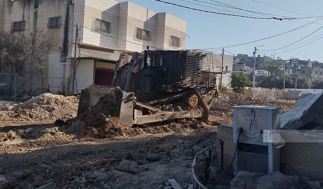 Tulkerem kuşatma altında, binlerce aile yerinden edildi