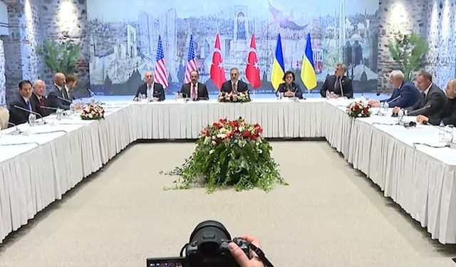 Ukrayna-ABD-Türkiye heyetleri İstanbul'da görüşüyor