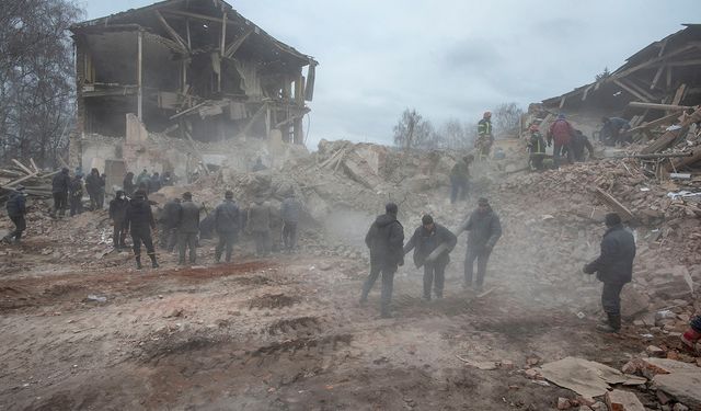 Ukrayna'da askeri eğitim merkezi vuruldu