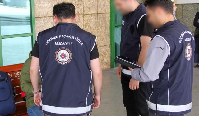 Ülke genelinde düzensiz göç denetimi: 547 göçmen yakalandı, 21 organizatör gözaltında
