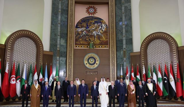 Ürdünlü analist: Arap Zirvesi sonuçlarına güvenemeyiz; Filistin direnişinin kararlığına dayanmalıyız