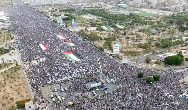 Yemen halkından Gazze için milyonluk gösteri: "Allah'ın kudretiyle ABD'yi yendik, israili de yeneceğiz"