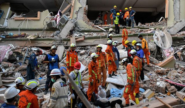 Myanmar'da deprem nedeniyle ilan edilen ateşkes uzatıldı