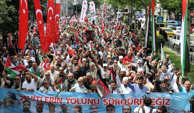 Özgür Filistin için on binler İstanbul'da yürüdü