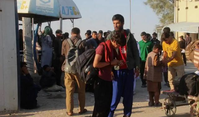 Pakistan ve İran'dan 500 bin Afgan, ülkelerine döndü