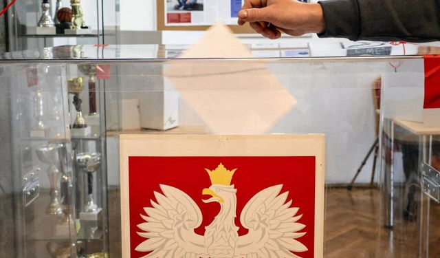 Polonya ikinci tur cumhurbaşkanlığı seçimleri için sandık başında