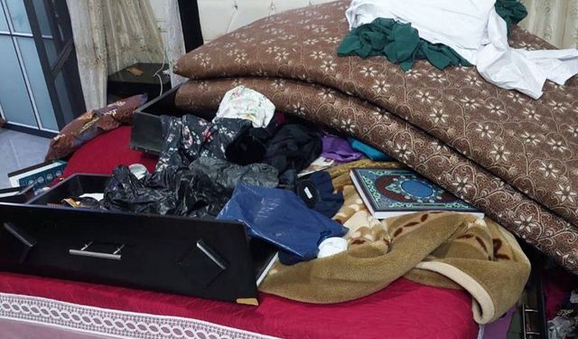 Siyonist askerler baskın düzenledikleri evde para ve altın çaldı