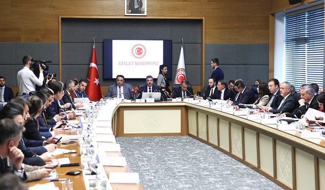 TBMM Adalet Komisyonu 10 Yargı Paketi'ni kabul etti