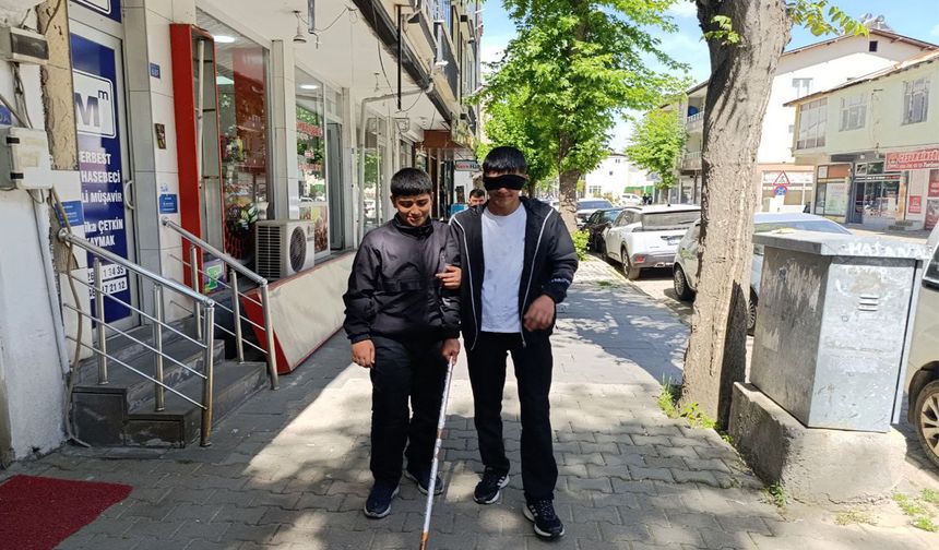 HÜDA PAR Genç İlçe Gençlik Kolları’ndan engellilere yönelik duyarlılık çağrısı