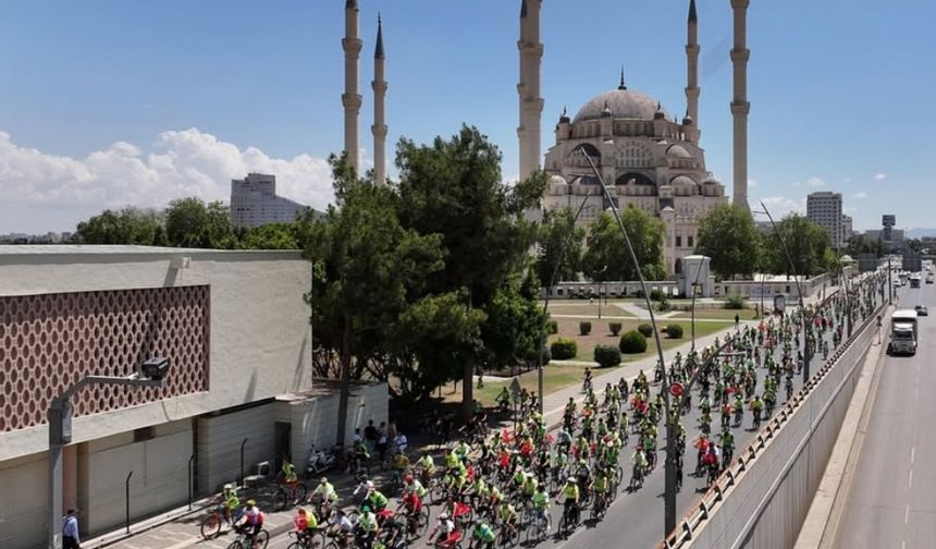 Adana’da Yeşilay Bisiklet Turu’na yoğun ilgi